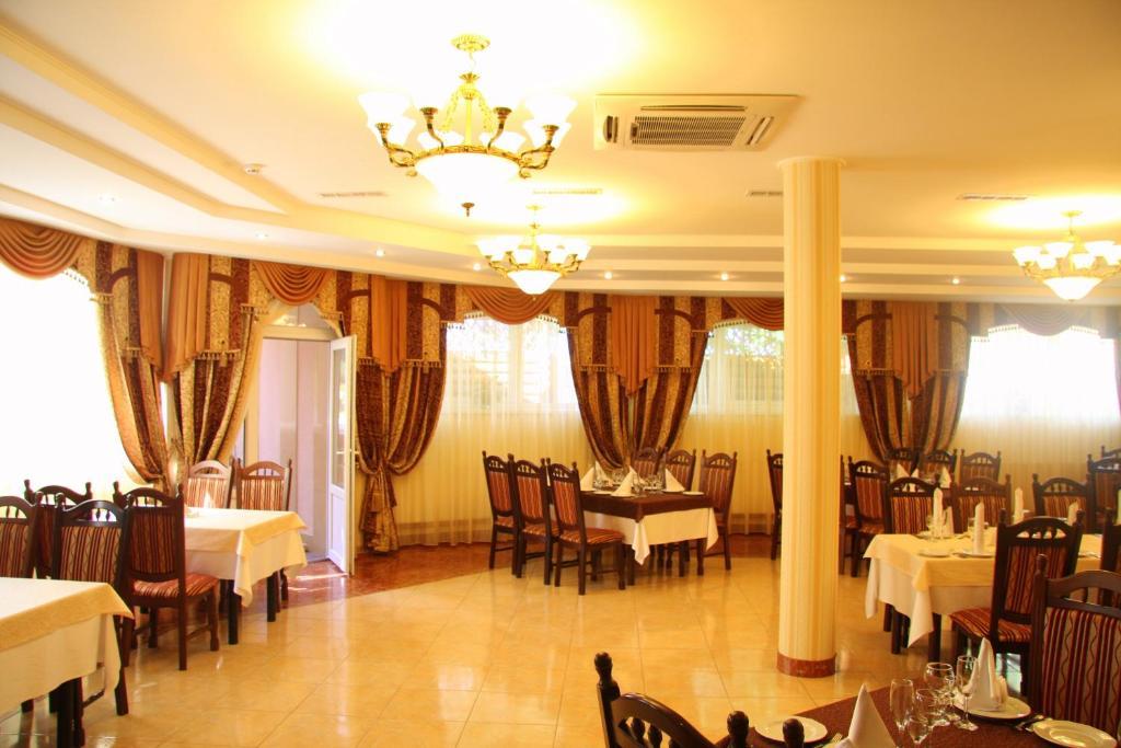 Europe Hotel Uzhhorod Exterior photo
